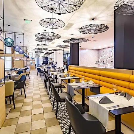 Royal Barcelo G404 Sunny